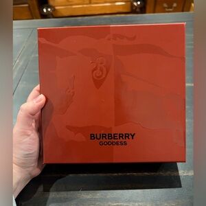 Burberry Goddess Box